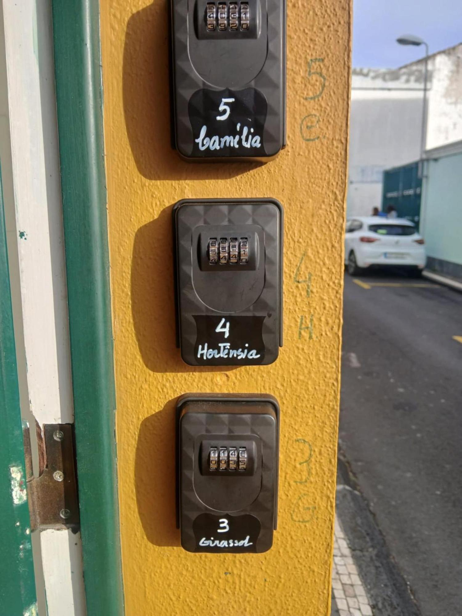City'S Heart Guesthouse Ponta Delgada  Exterior photo